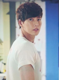 爱上狮子座李昂是谁演的_李昂的扮演者